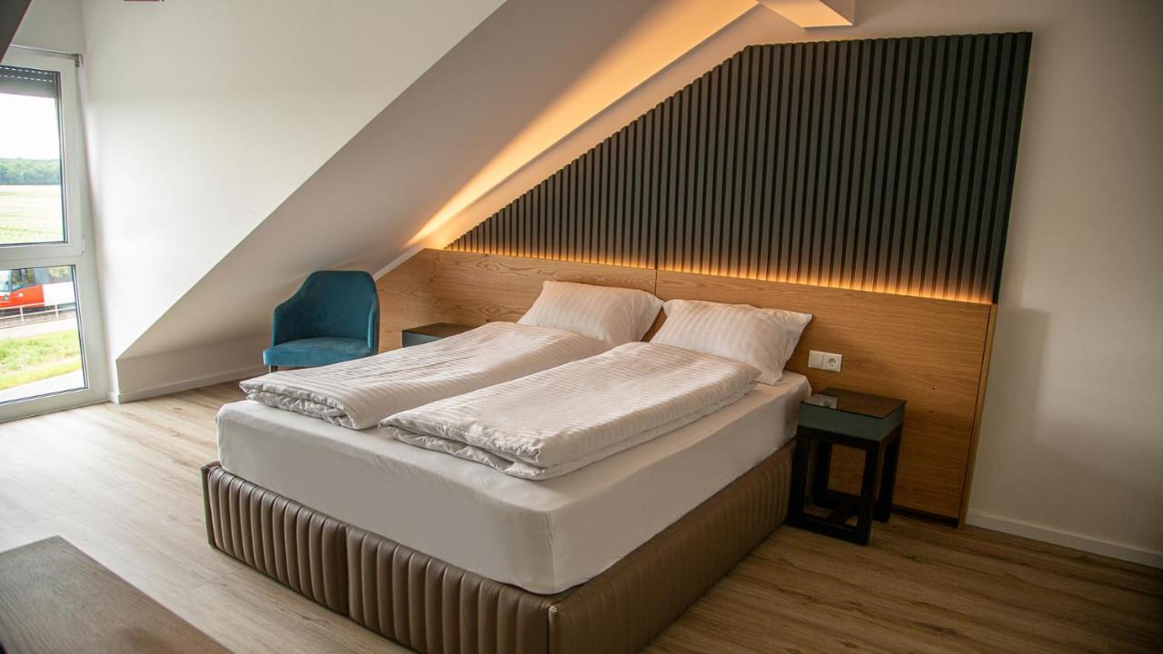 Rheinapart Hotel Und Boardinghouse Борнхайм Экстерьер фото
