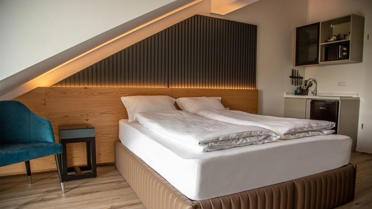 Rheinapart Hotel Und Boardinghouse Борнхайм Экстерьер фото